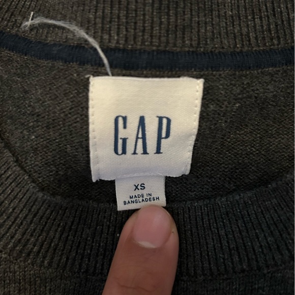 GAP grey and white long sleeve size: men’s xtra small - Picture 3 of 3